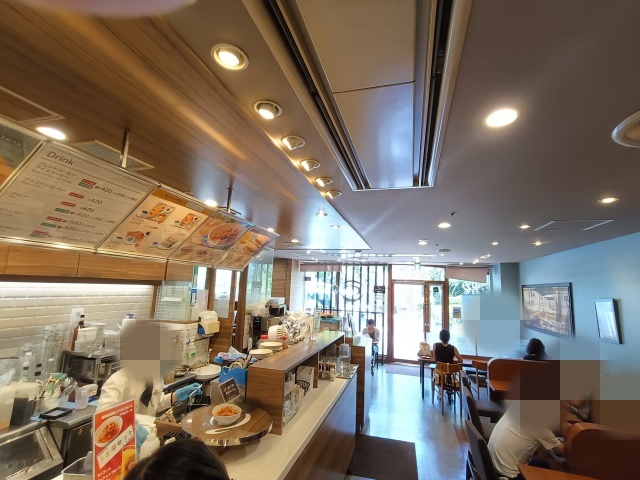 店内全体