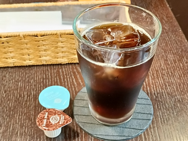 セットのアイスコーヒー