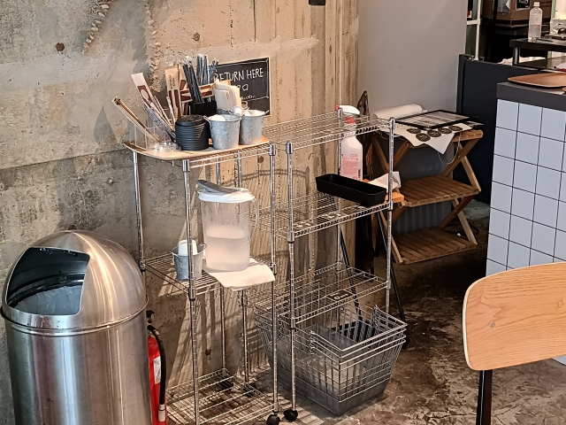 W COFFEE 北大塚店 セルフサービスのお水スペース